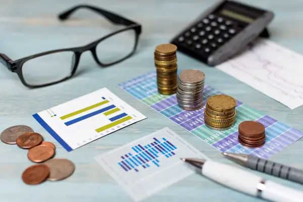 Financial calculators and tools for smarter decision making